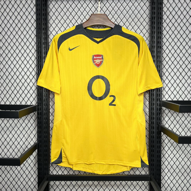 Arsenal Away 05/06